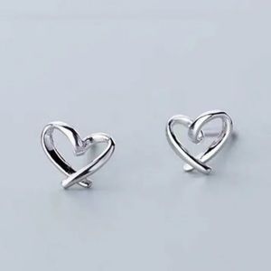 🆕 | Hollow Silver Heart | Stud Earrings